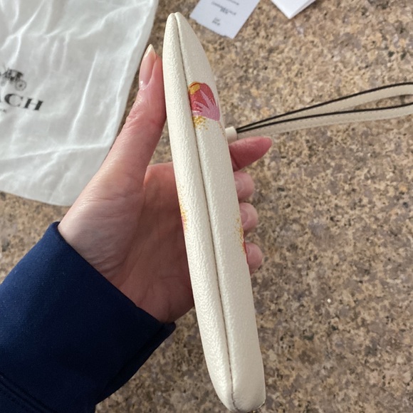 NWT Coach Corner Zip Wristlet Floral (Wristlet Only-Doesn’t Include Dust Bag) - Picture 12 of 17